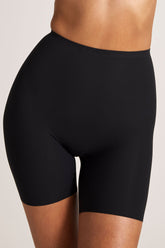 Base Smoothing Short in Black