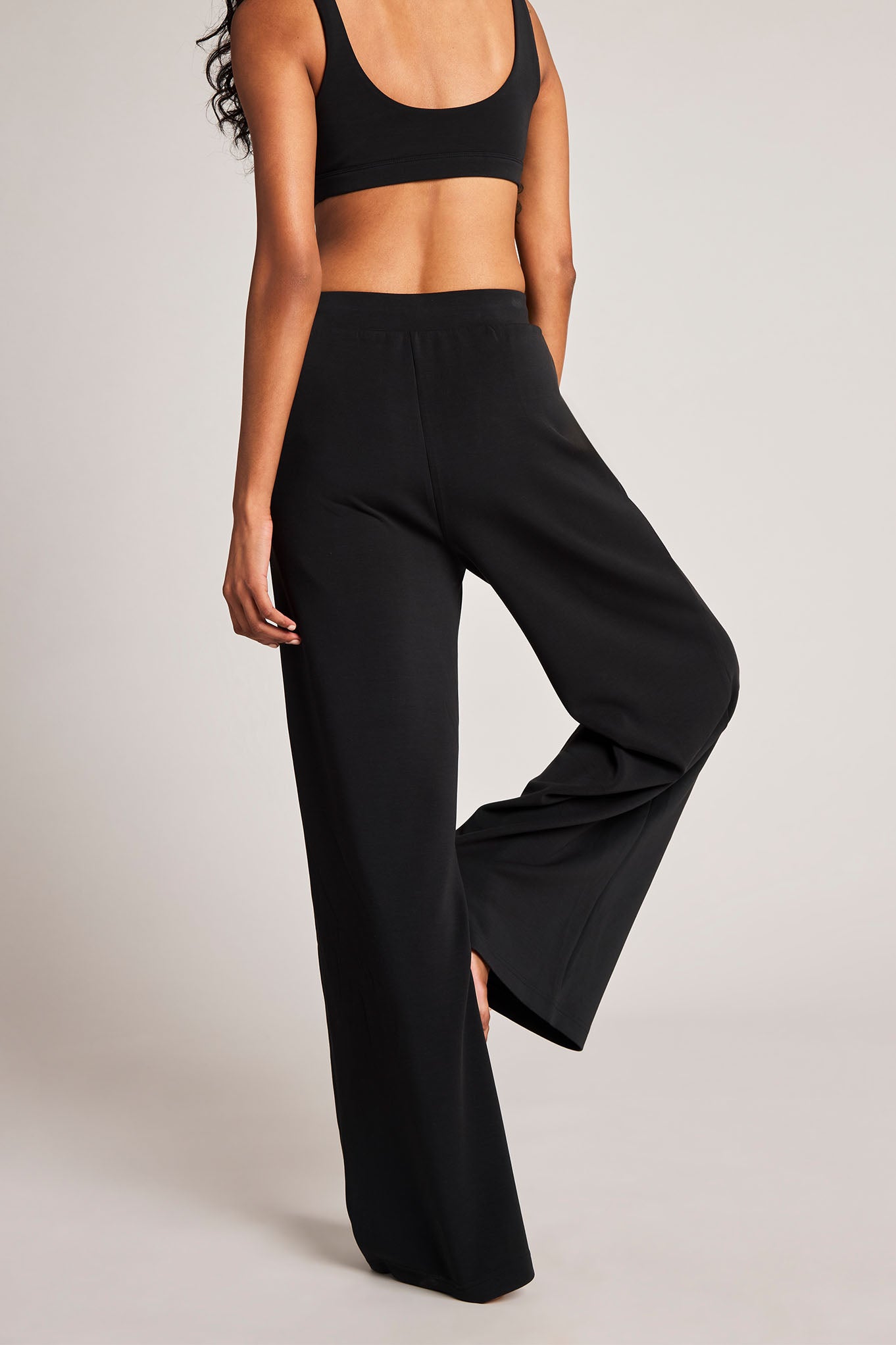 Airis Track Pant in Black