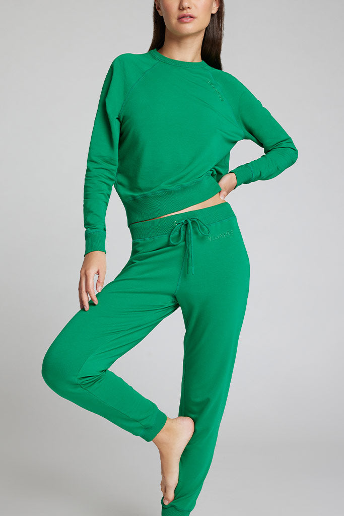 Club Jogger in Field