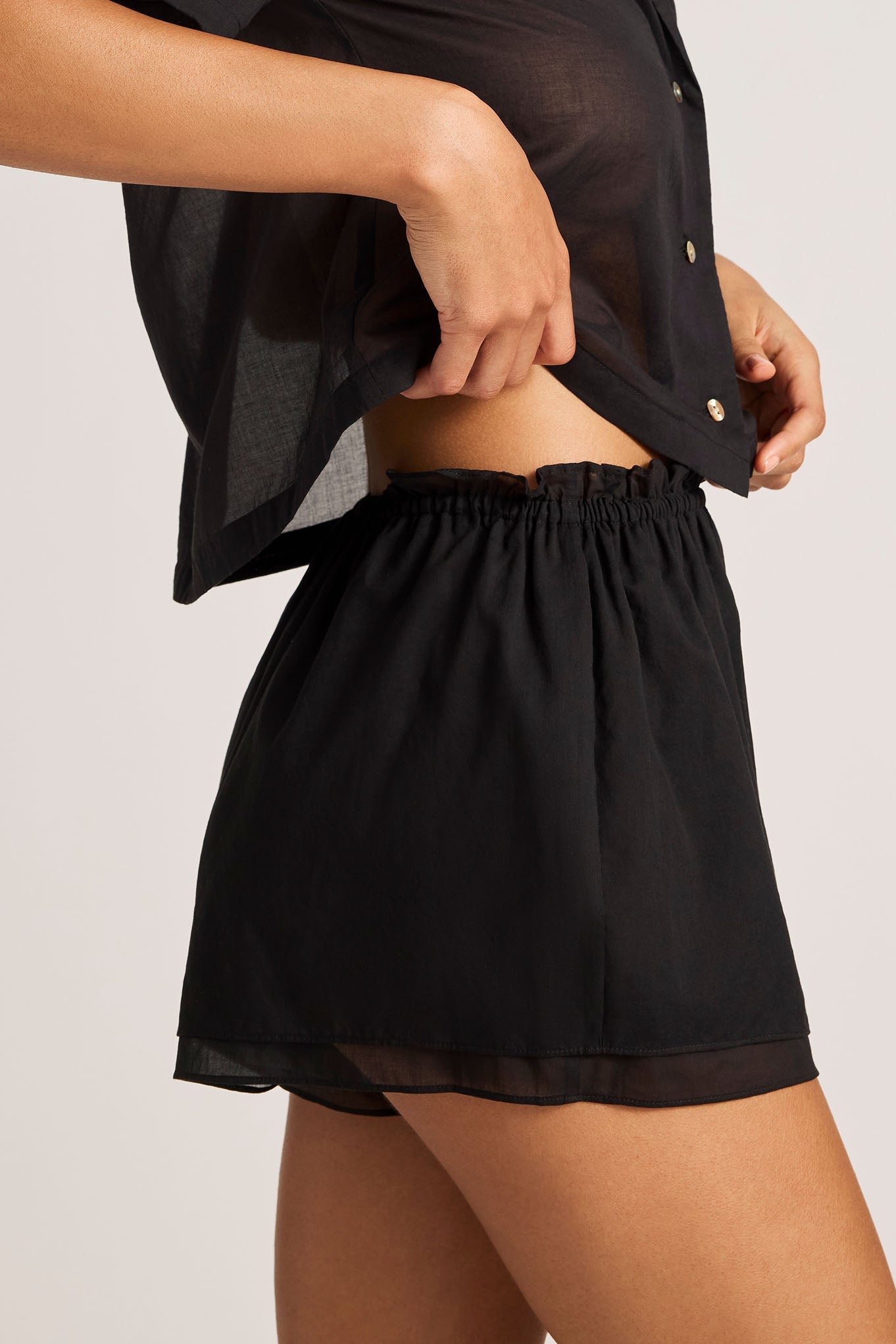 Island Play Short in Black